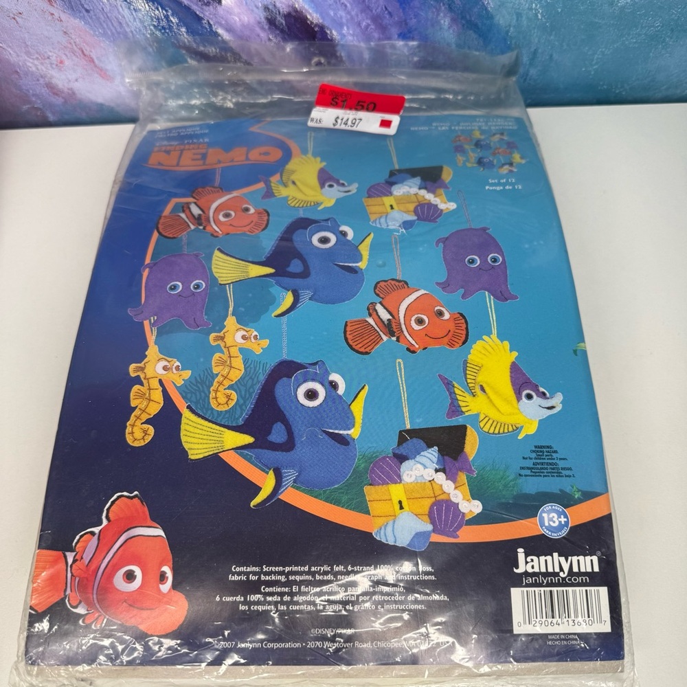 Finding Nemo Holiday Hangers Felt Appliqué Ornament Craft Kit Janlynn NOS 2007